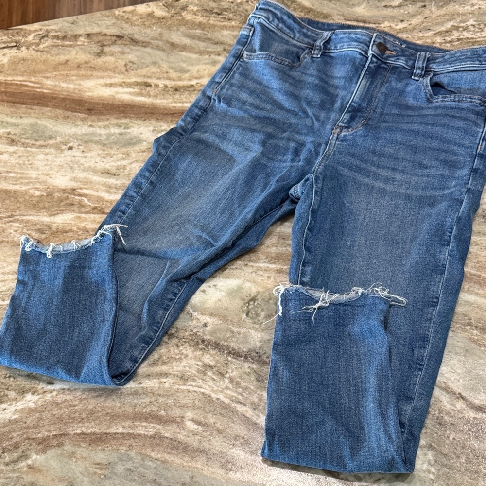 American Eagle Outfitters Distressed Ankle Crop Jeans - Mid Blue